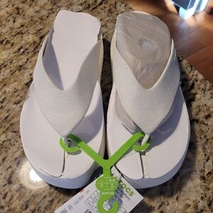 NWT Crocs Women's Getaway Platform Flip Flop Sandals